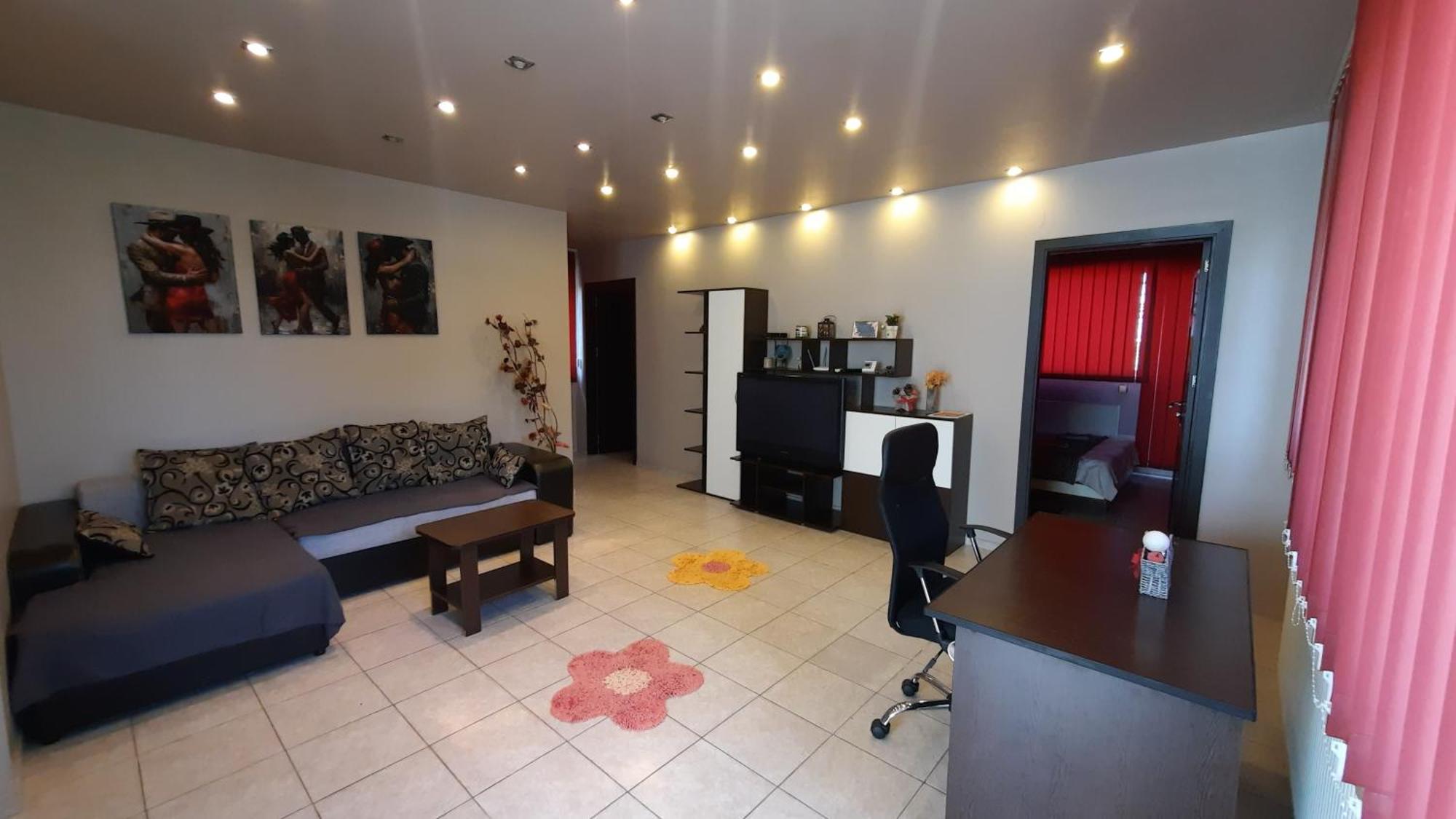 Spacious, Modern Condo In New Villa - Sleeps 6 Bucharest Exterior photo