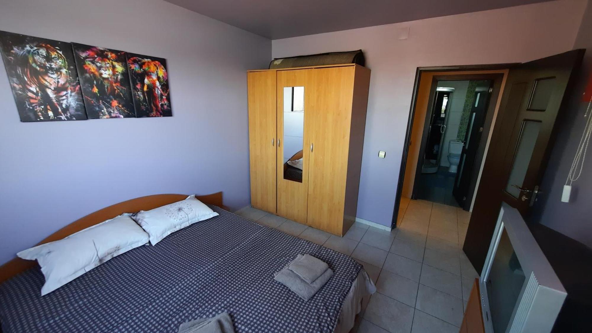 Spacious, Modern Condo In New Villa - Sleeps 6 Bucharest Exterior photo